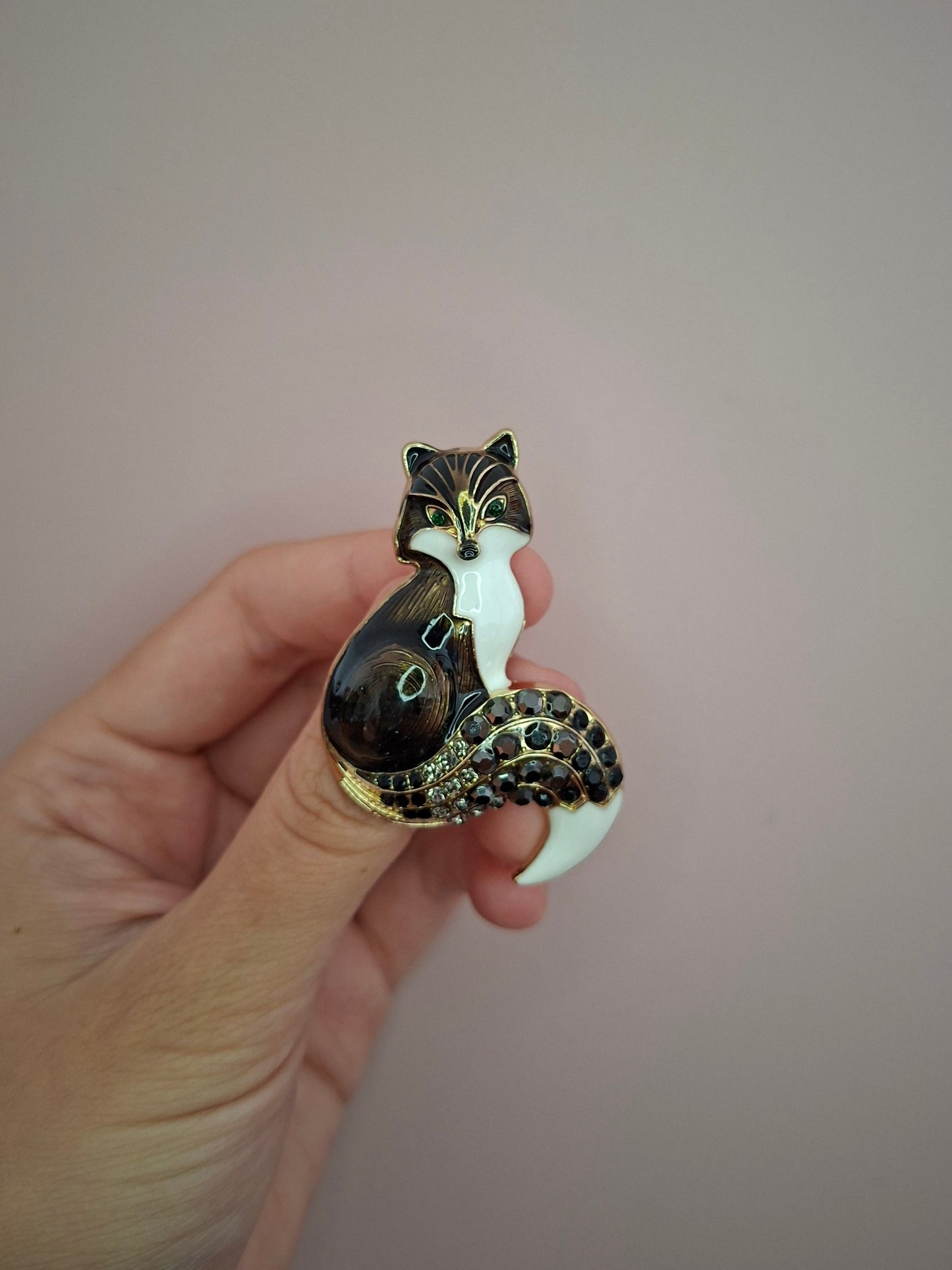 Broche S Vos Donkerbruin