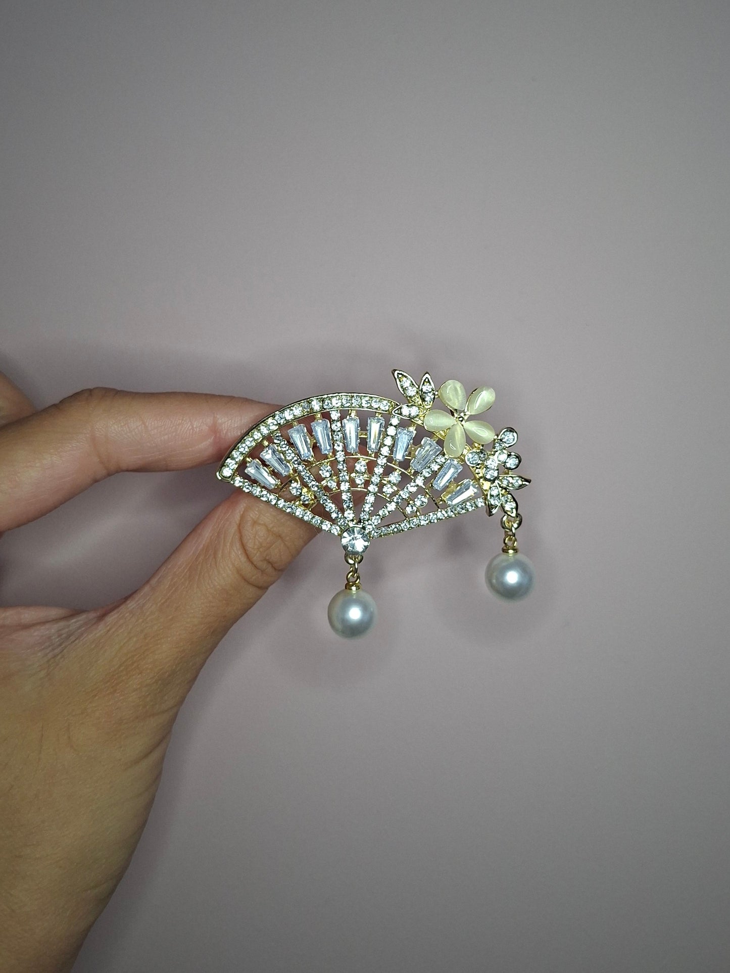 Broche M Goud Waaier