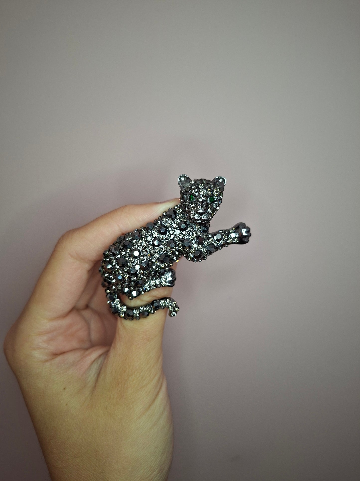 Broche M Panter Zwart