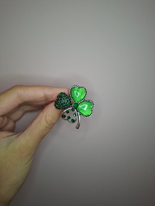 Broche S Klaver Open
