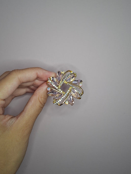 Broche M Steen Krans Roze