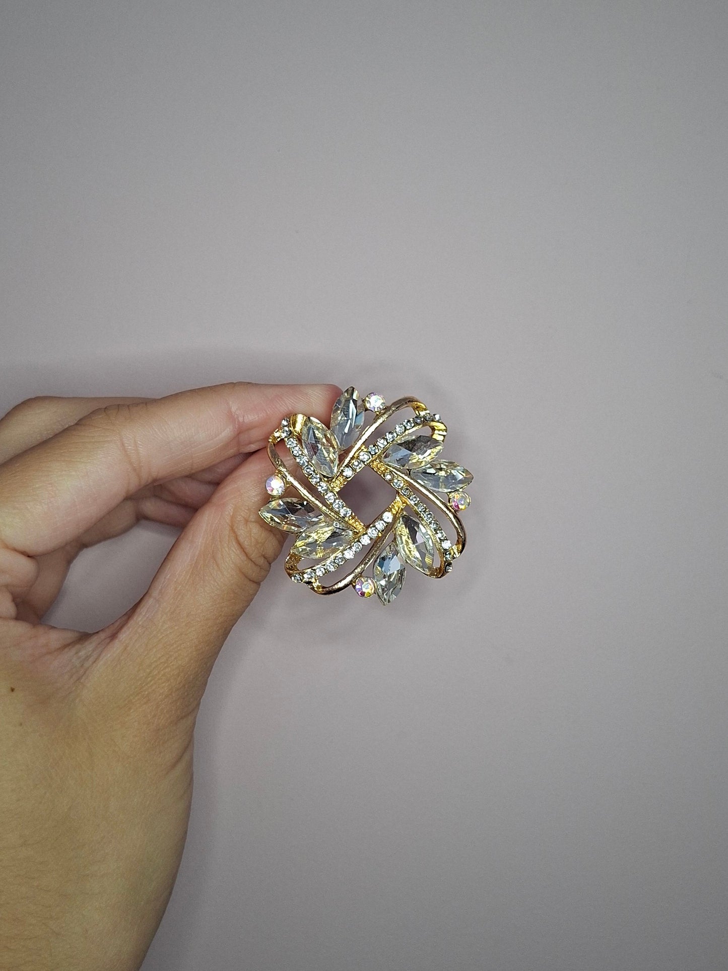 Broche M Steen Krans Goud