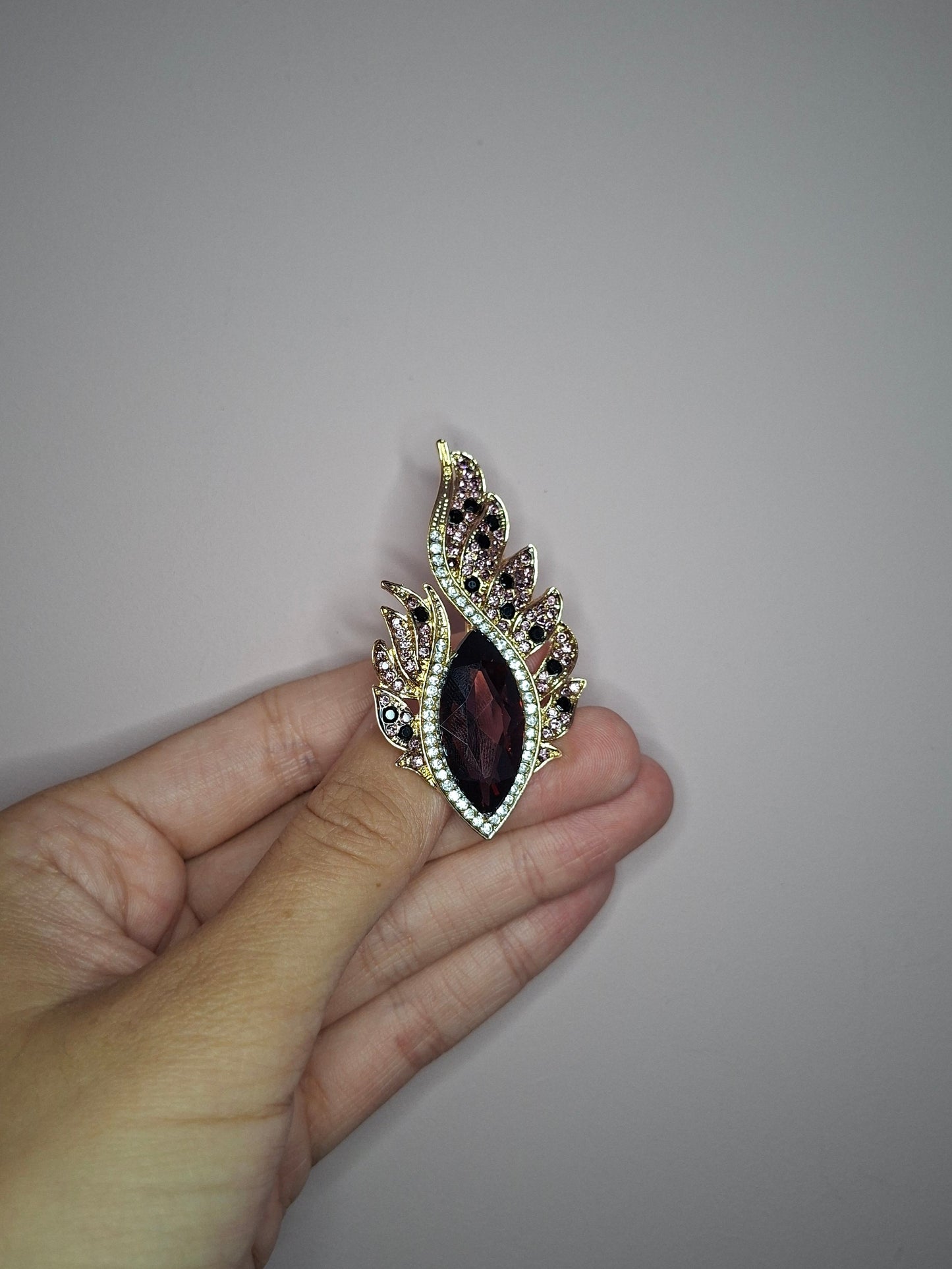 Broche M Steen Veer Bruin
